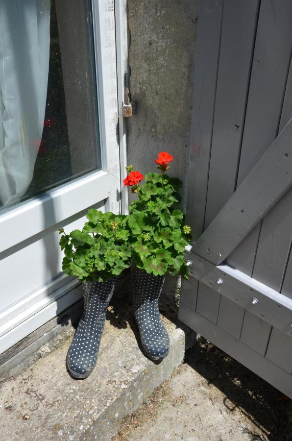 Chez Madeleine Bed & Breakfast Saint-Colomb-de-Lauzun Bagian luar foto