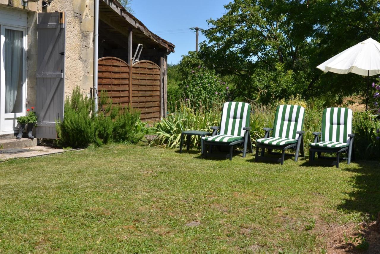 Chez Madeleine Bed & Breakfast Saint-Colomb-de-Lauzun Bagian luar foto