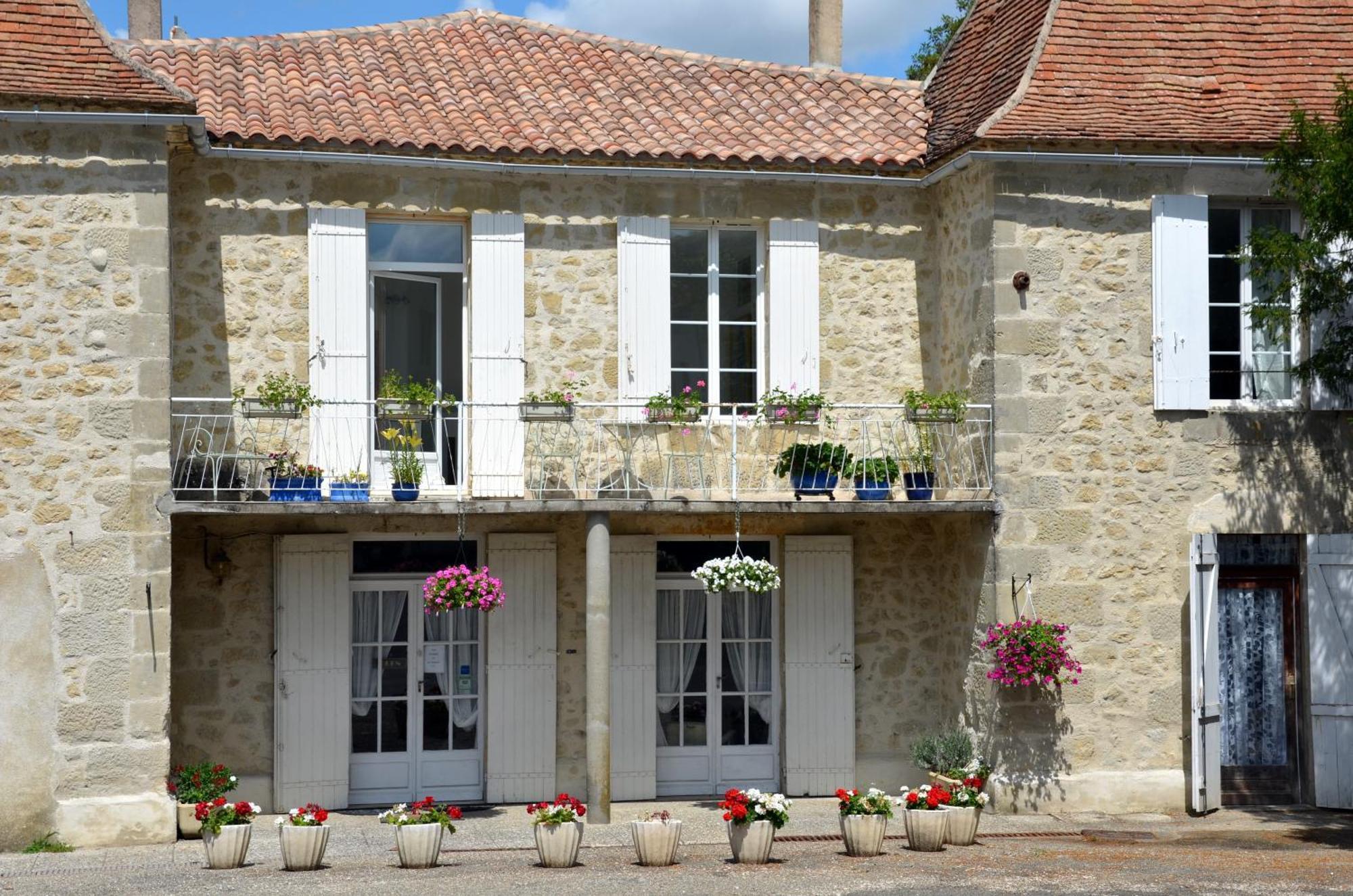 Chez Madeleine Bed & Breakfast Saint-Colomb-de-Lauzun Bagian luar foto