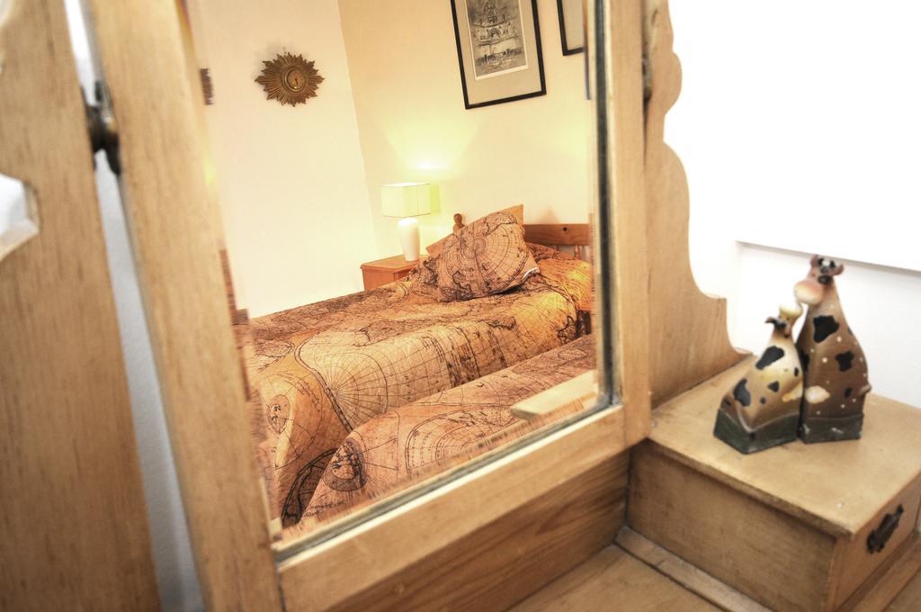 Chez Madeleine Bed & Breakfast Saint-Colomb-de-Lauzun Ruang foto